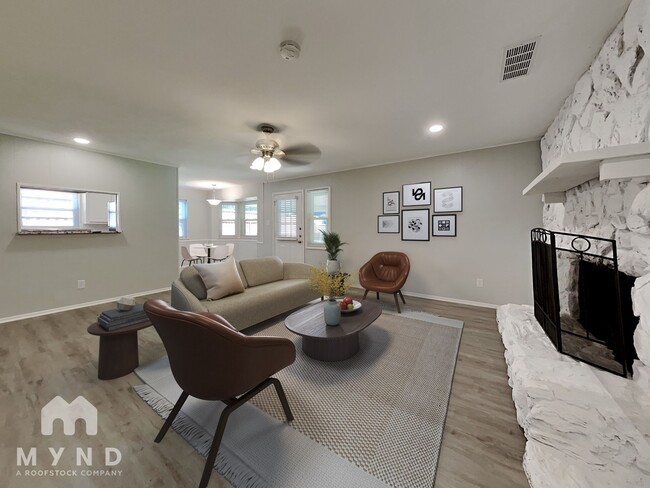 Building Photo - 904 Redbud St