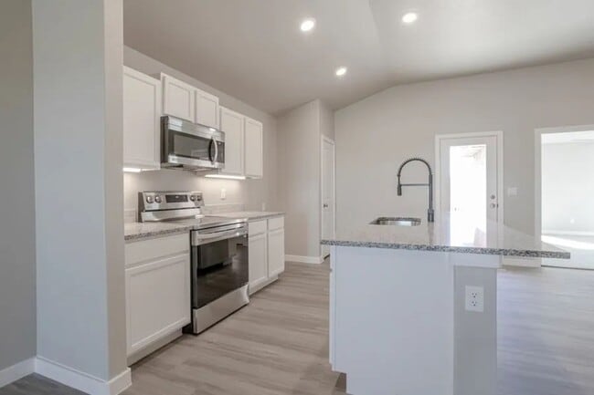 Building Photo - Cozy 3 Bedroom In Midland Texas!