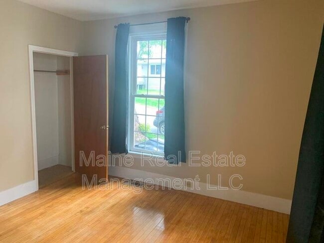 Building Photo - 65 2nd St