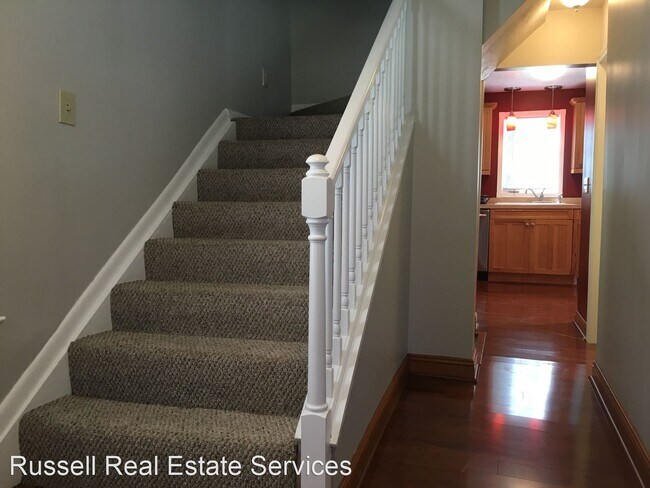 Foto del edificio - 4 br, 1.5 bath House - Streetsboro St. W. 546