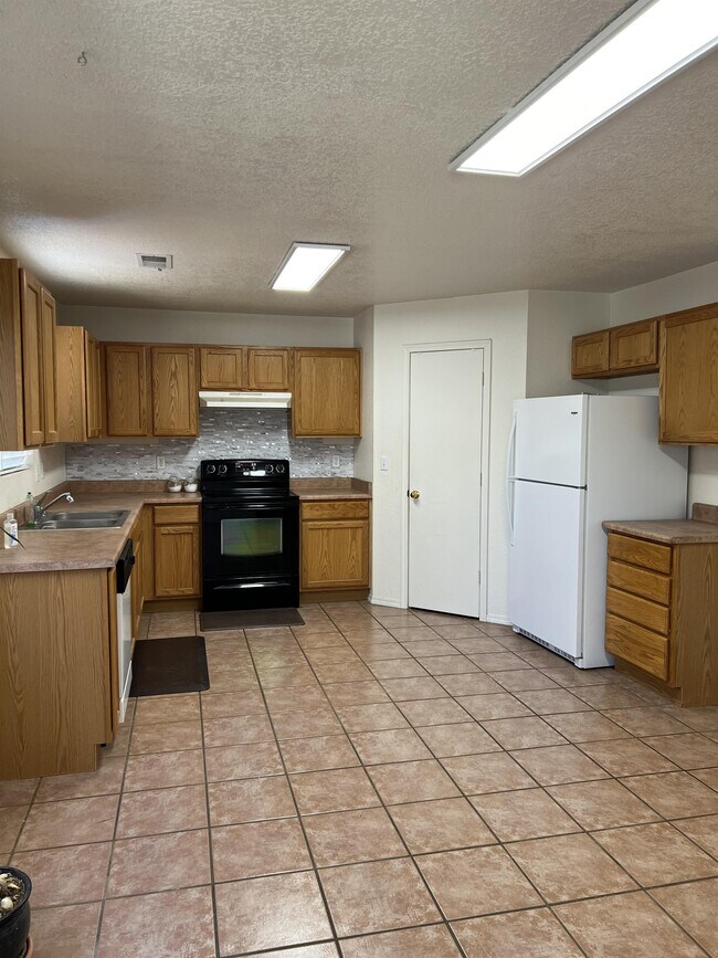 Foto del edificio - 504 De Soto St SE