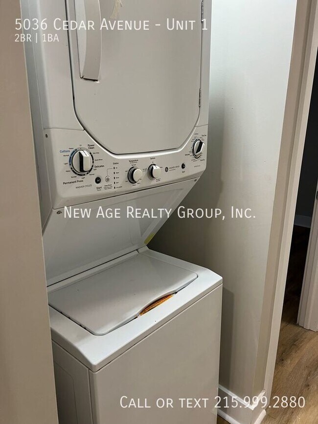 Building Photo - 5036 Cedar Ave