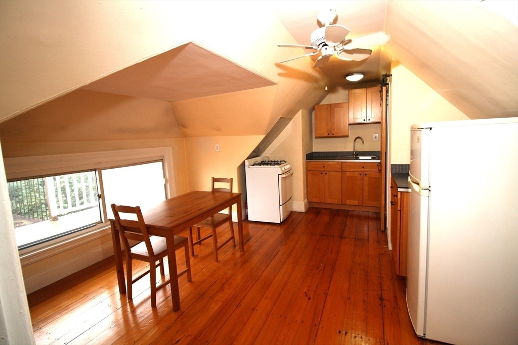 Primary Photo - 42 Salcombe St