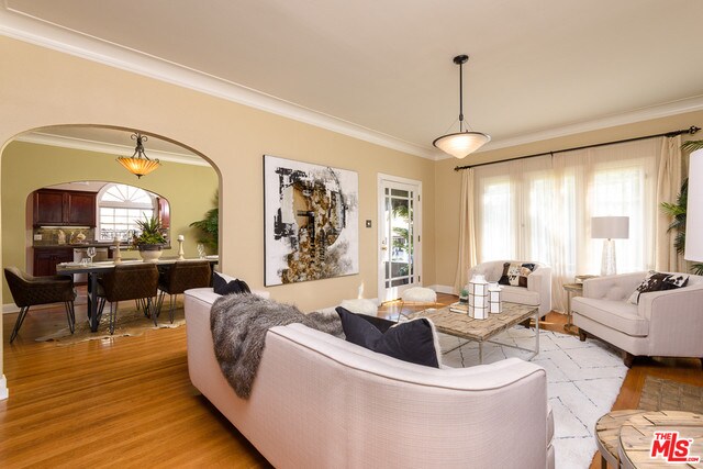 Foto del edificio - 4725 Ambrose Ave