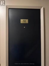 Building Photo - 909 Bay St.