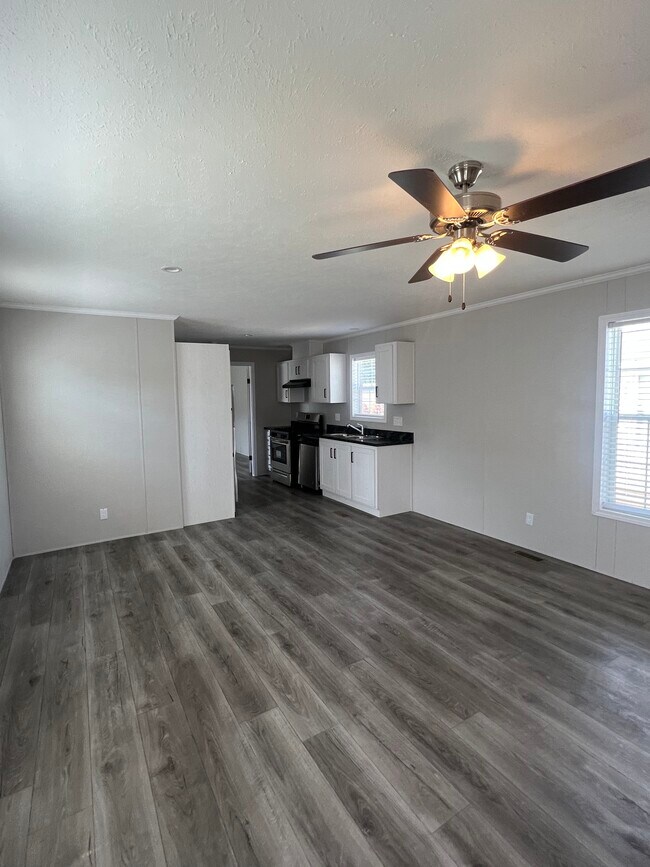 Building Photo - 5241 Americana Ln