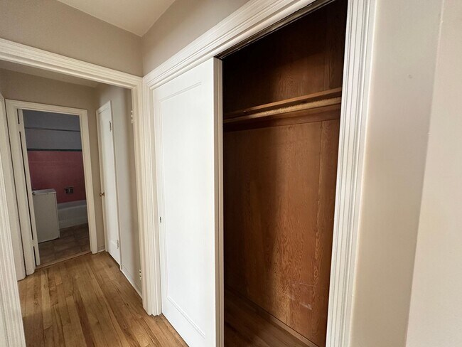 Foto del edificio - MOVE IN SPECIAL!! DEPOSIT MOVES YOU IN!!!