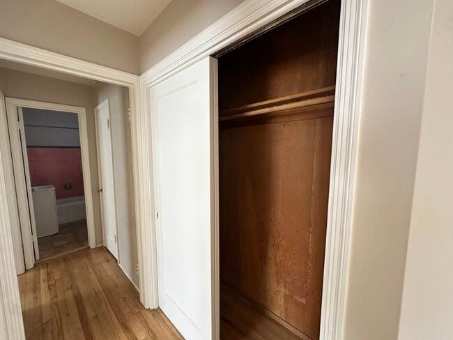 Building Photo - MOVE IN SPECIAL!! DEPOSIT MOVES YOU IN!!!