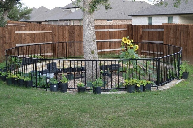 Foto del edificio - 2316 Bravo Pass