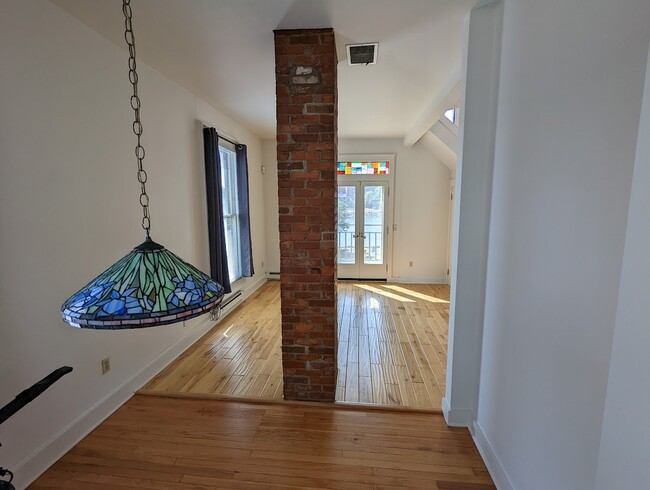 Building Photo - 642 Quinnipiac Ave
