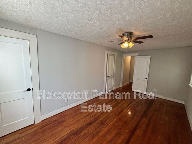 Foto del edificio - 2218 Camille Dr