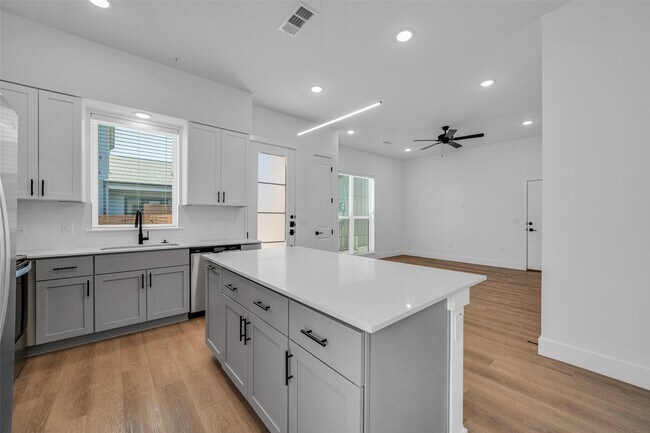 Foto del edificio - 1601 Mustang Dr