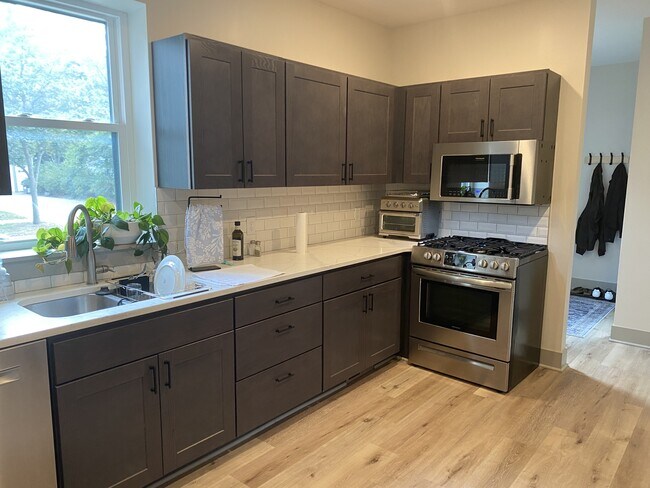 Foto del edificio - 336 Maple Ave