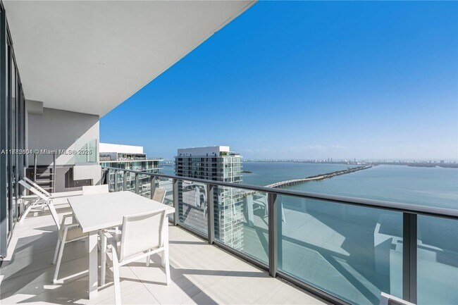 Foto del edificio - 480 NE 31st St