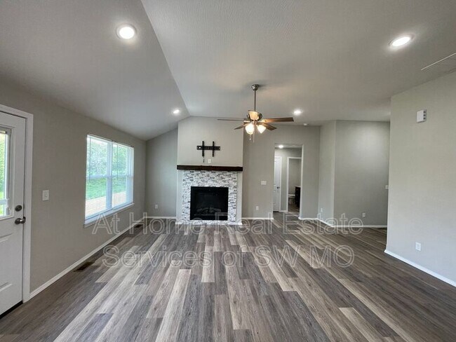 Foto del edificio - 612 Southgate Dr