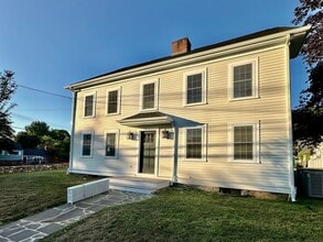 Building Photo - 2318 Mill Plain Rd