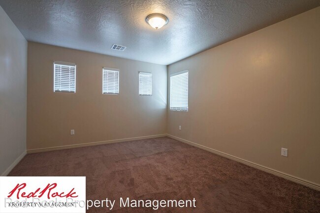 Building Photo - 4 br, 2.5 bath House - 3512 Cove Wash Way