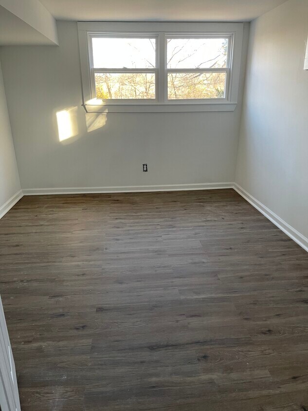 407 S Forest Ave, Sugar Creek, MO 64054 Townhome Rentals in Sugar