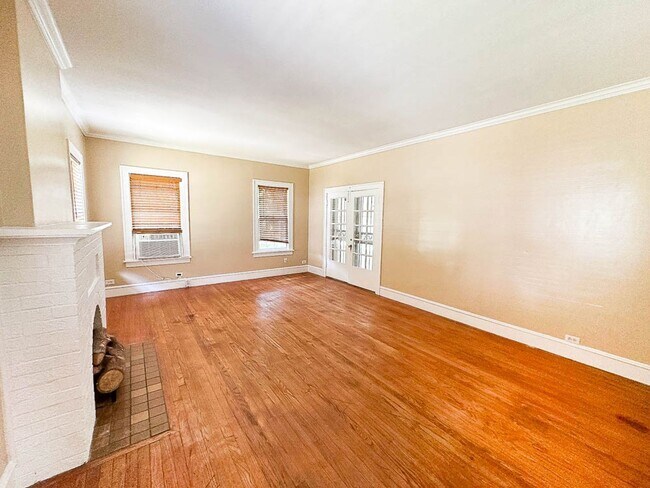 Foto del edificio - Large 4 bedroom in Highland!