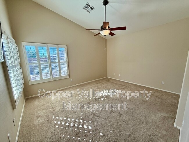 Foto del edificio - 3347 W Steinbeck Dr