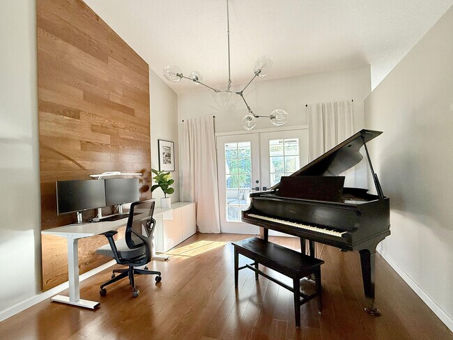 Foto del edificio - 1774 Primrose Ln