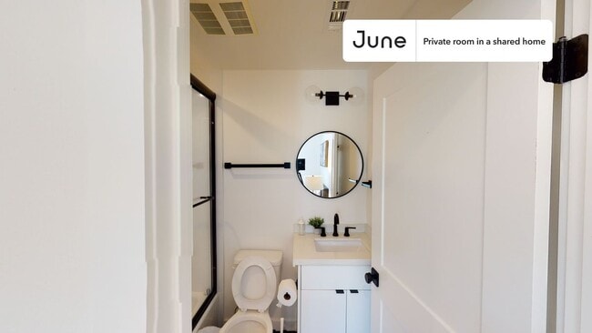 Building Photo - Room in Shared 4 bed/4.5 bath home