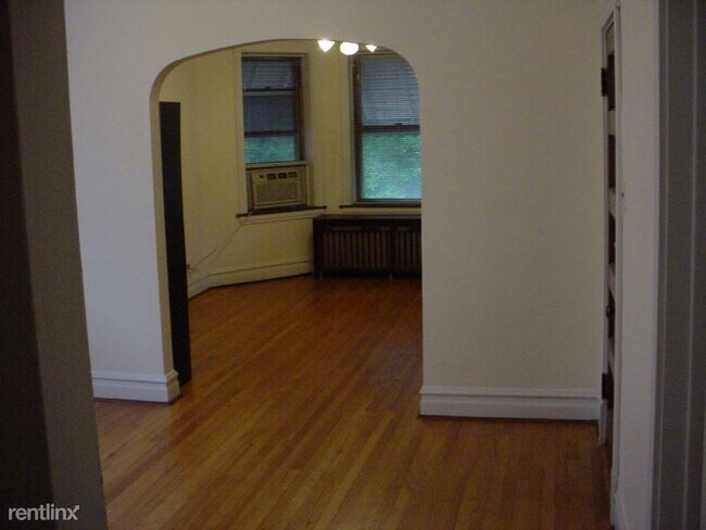 Foto del edificio - 3821 N Damen Ave