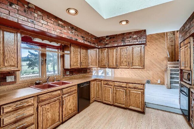 Building Photo - Horse Property for Rent