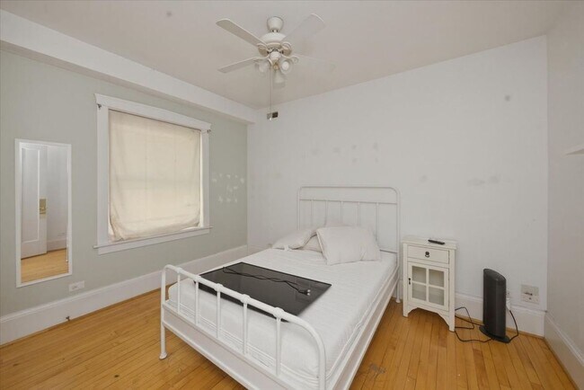 Foto del edificio - 1849 W Greenleaf Ave