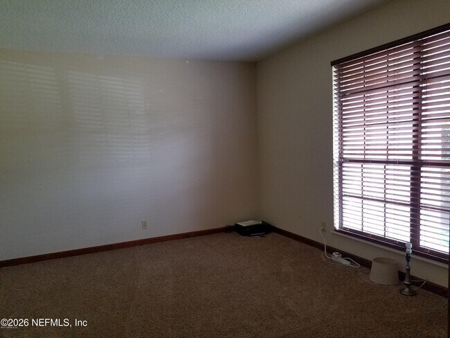 Building Photo - 2384 Stonebridge Dr