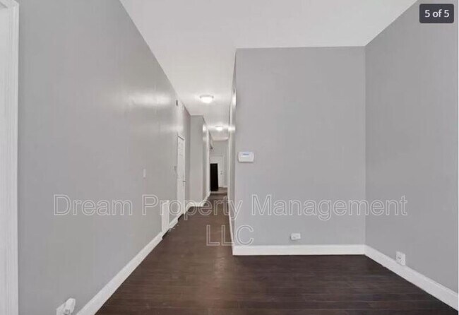 Building Photo - 6947 S Wabash Ave