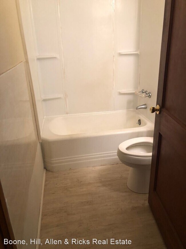 Foto del edificio - 2 br, 1 bath House - 107 #4 Greenwood Ave.