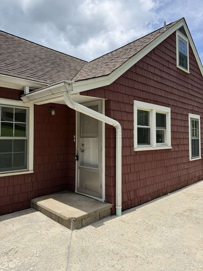 Building Photo - 312 N Chilhowee Dr