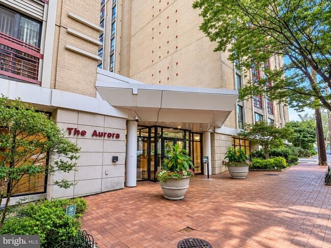Foto del edificio - 7915 Eastern Ave NW
