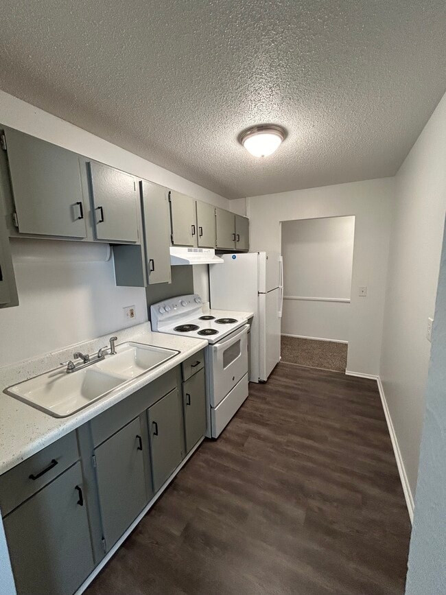 Building Photo - Frenchtown Flats