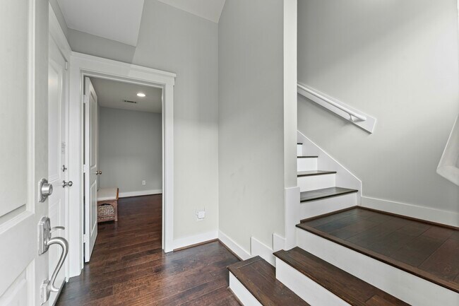 Foto del edificio - 1105 Fowler St