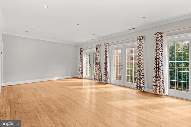 Foto del edificio - 4305 Massachusetts Ave NW