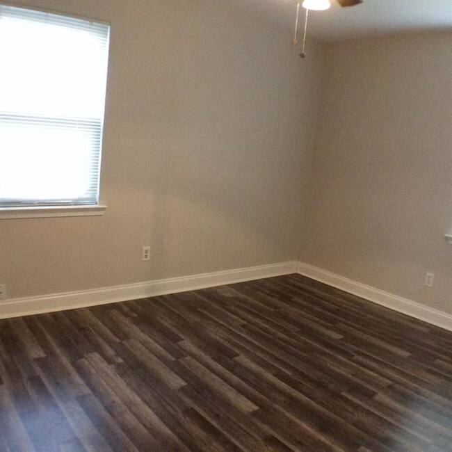 Building Photo - 8413 Gibbs Dr