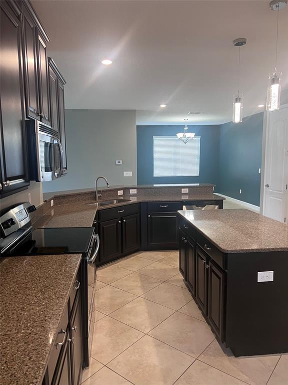Foto del edificio - 2502 Cumberland Cliff Dr