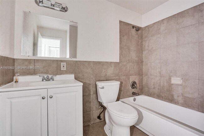 Foto del edificio - 5308 NW 18th Pl