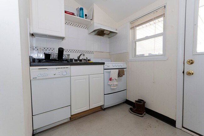 Foto del edificio - Allston 2bed near Boston University available September 2026