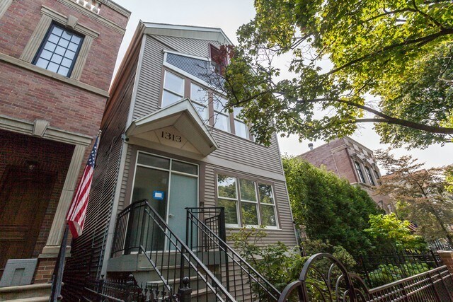 Building Photo - 1313 W Wolfram St