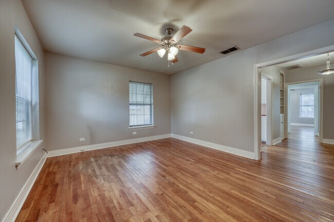 Foto del edificio - 416 E 8th St
