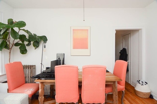 Photo - 1933 W Crystal St (Chicago, IL) Apartment