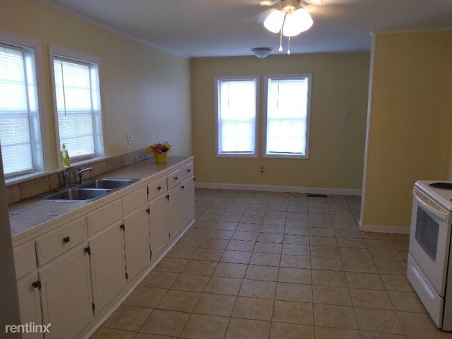 Foto del edificio - 3 br, 1 bath House - 1412 Walt Arney Rd