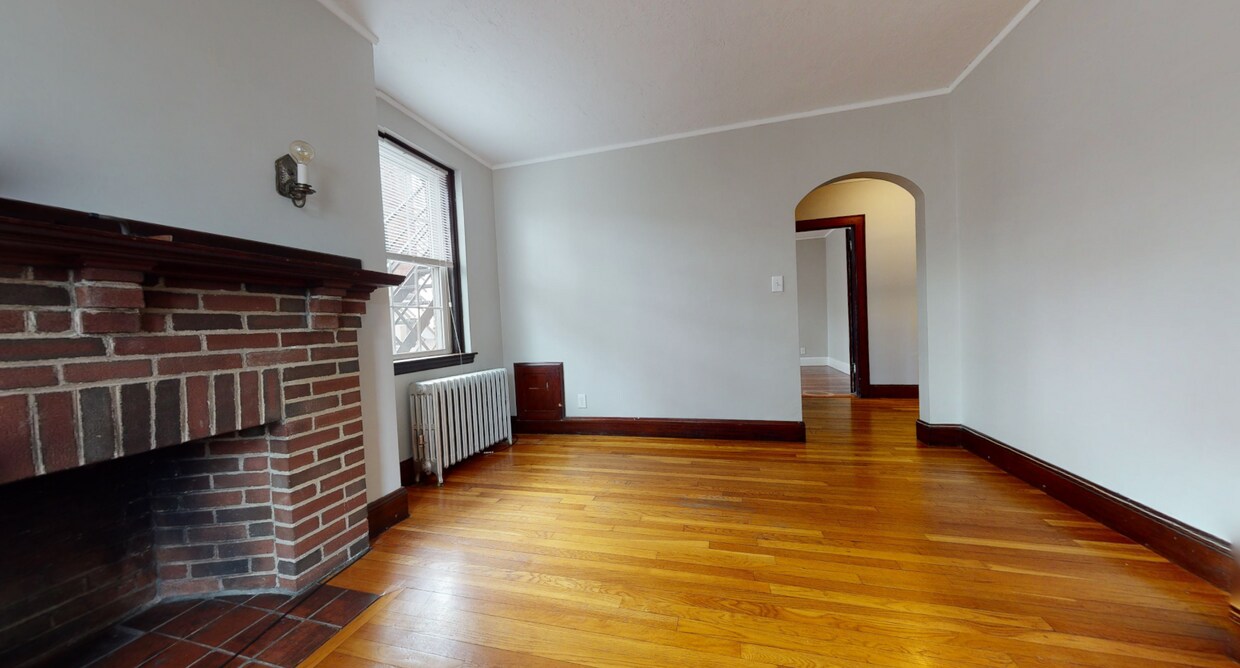 Primary Photo - 115 College Ave