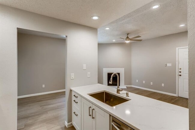 Building Photo - 114 E 31st St