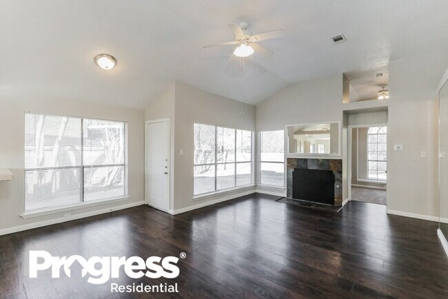 Foto del edificio - 1331 Glencliff Ct
