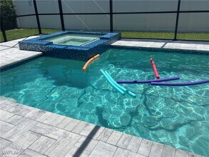 Building Photo - 212 SW 21st St