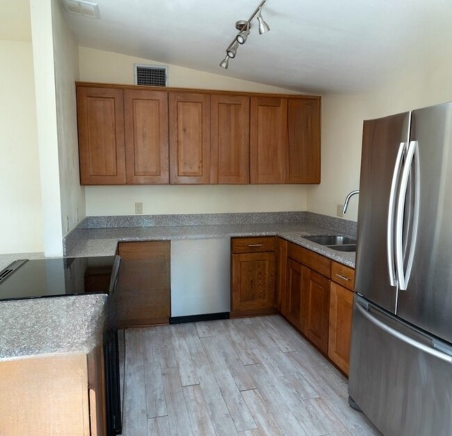 Building Photo - 4307 E Hayhurst St